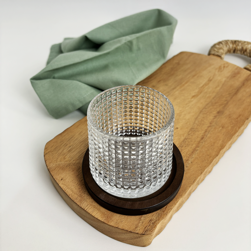 Copo Pulsar em vidro com base em bambu natural Casa Pitaya