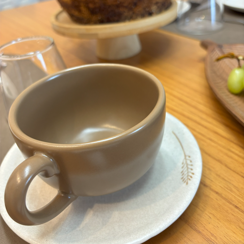 XICARA COM PIRES FOLHAS E TRIGOS