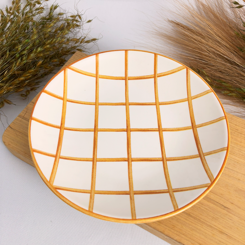 PRATO FUNDO LINHAS E LISTRAS.