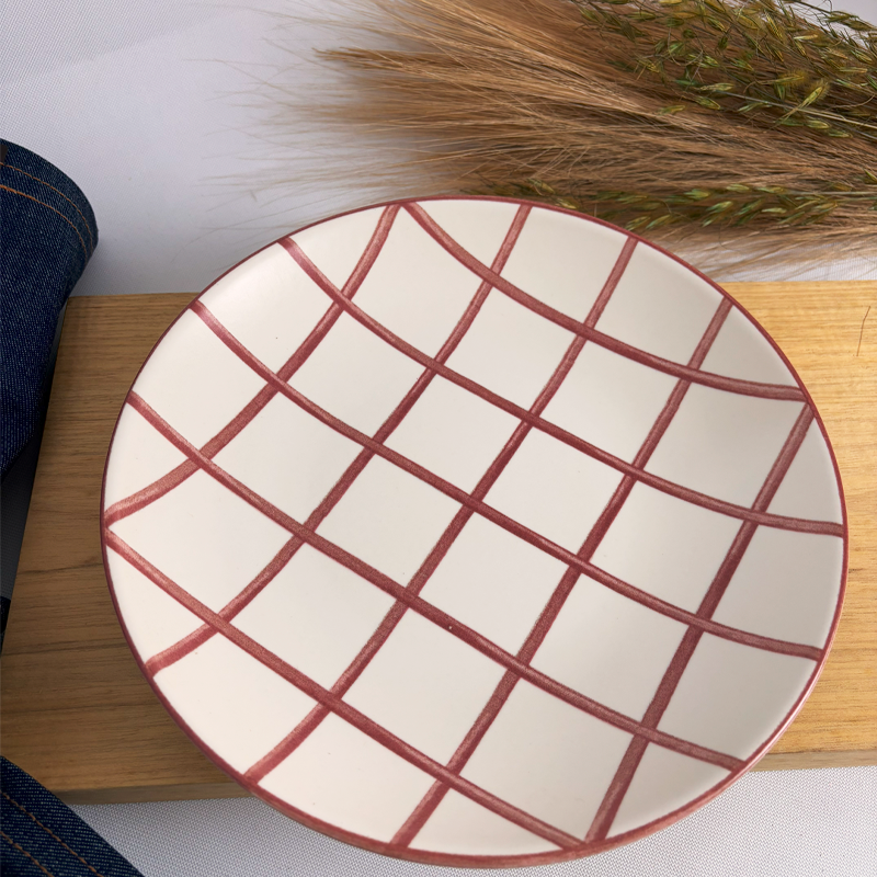 PRATO FUNDO LINHAS E LISTRAS.