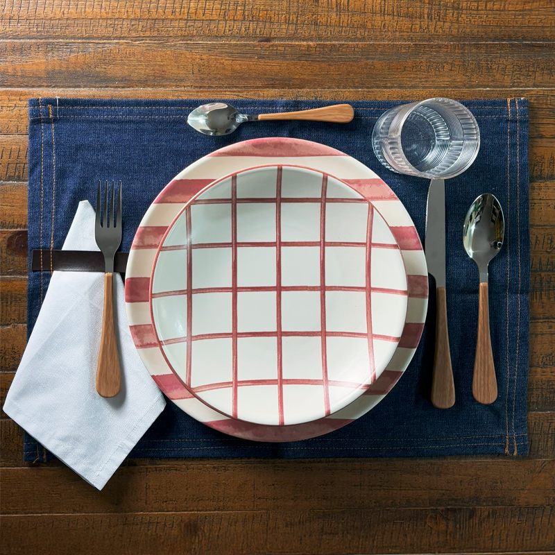 PRATO FUNDO LINHAS E LISTRAS.