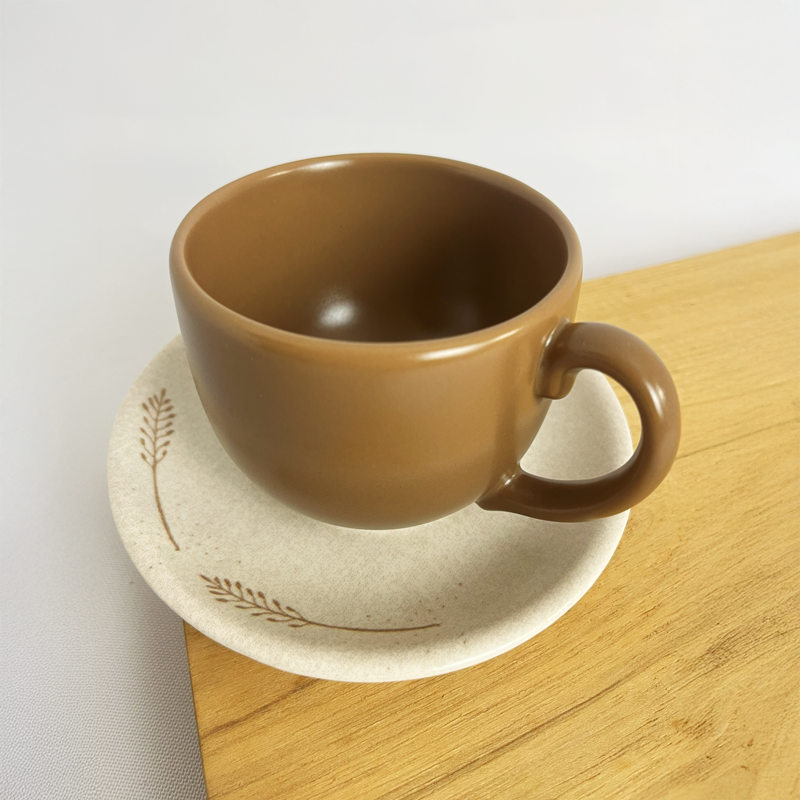 XICARA COM PIRES FOLHAS E TRIGOS