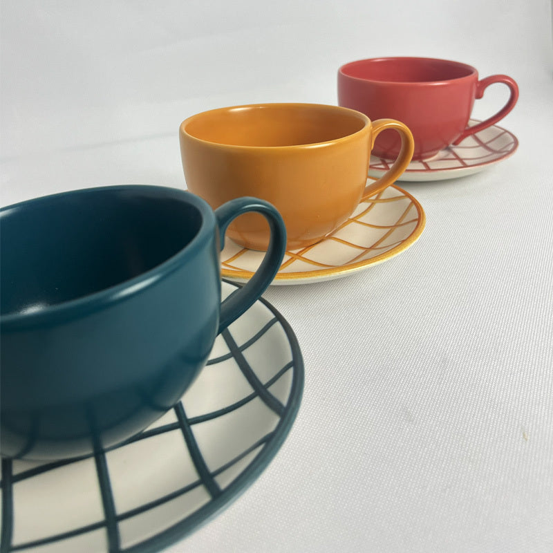 XICARA COM PIRES LINHAS E LISTRAS